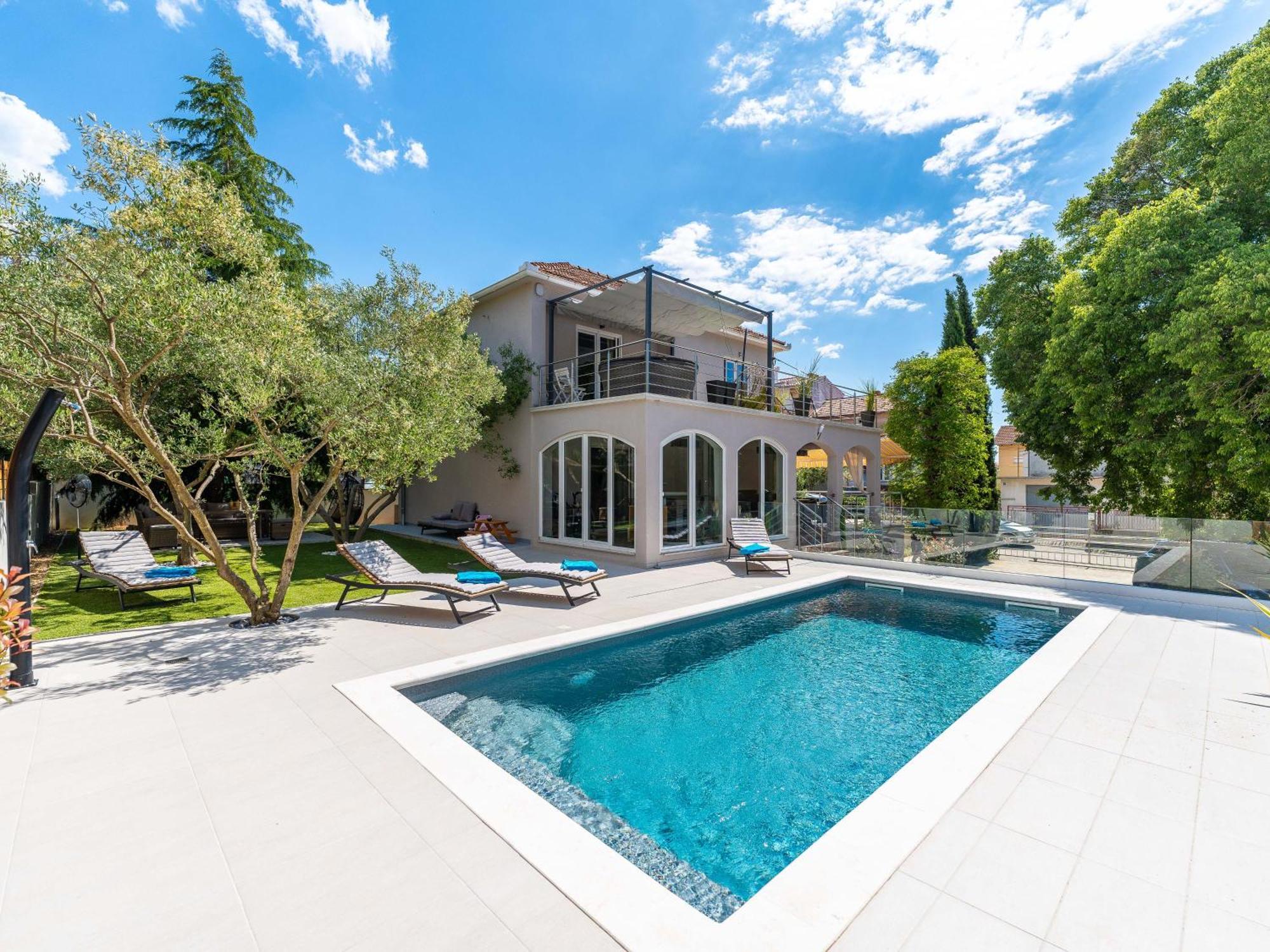 B&d For The Complete Pleasure Of Vacation !heated! Private Pool! Oasis In The Center Of Zadar, 100m From The Sea *